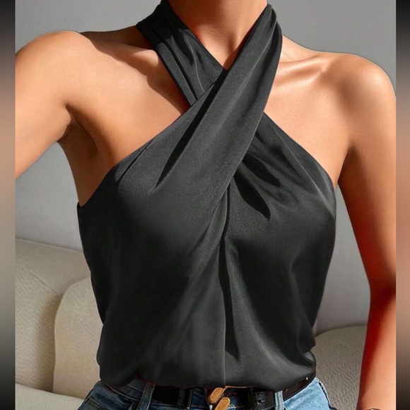 🖤🔥NWOT- Stunning Solid Halter Neck Top SZ S🖤🔥 - Picture 5 of 9